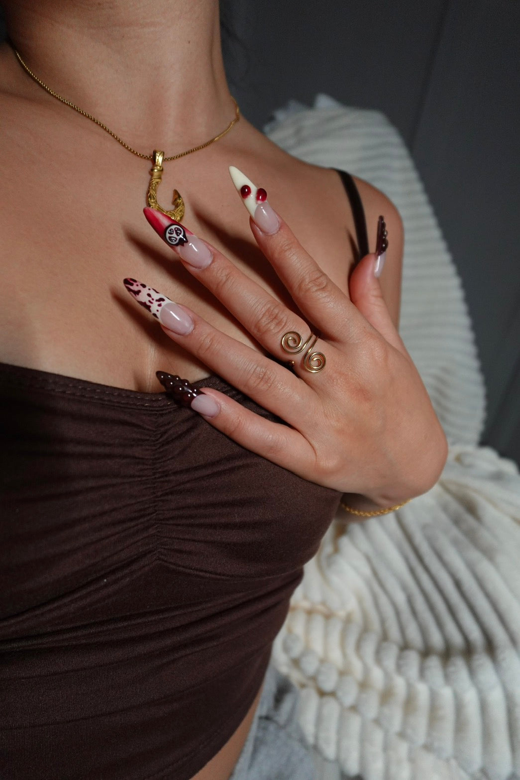 Single curl wave ring